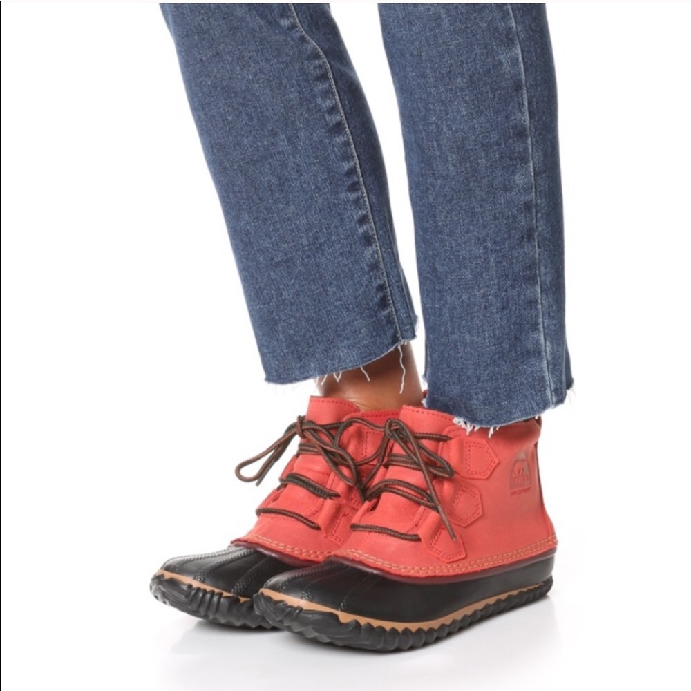 Sorel Out n About Red Canvas Boots 6.5 Excellent